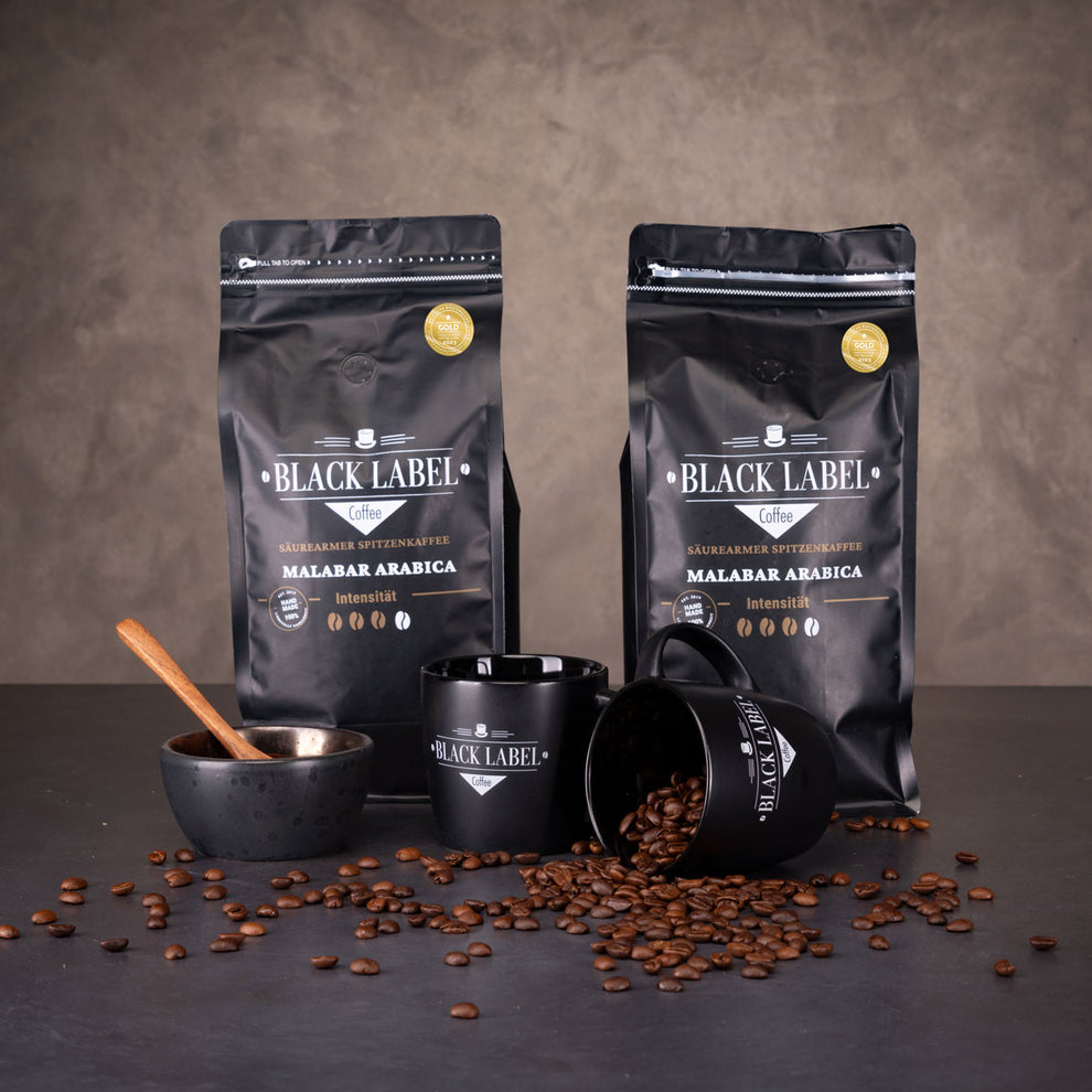 Malabar Bundle – 2 kg Monsooned Malabar mit 2 Black Label Tassen